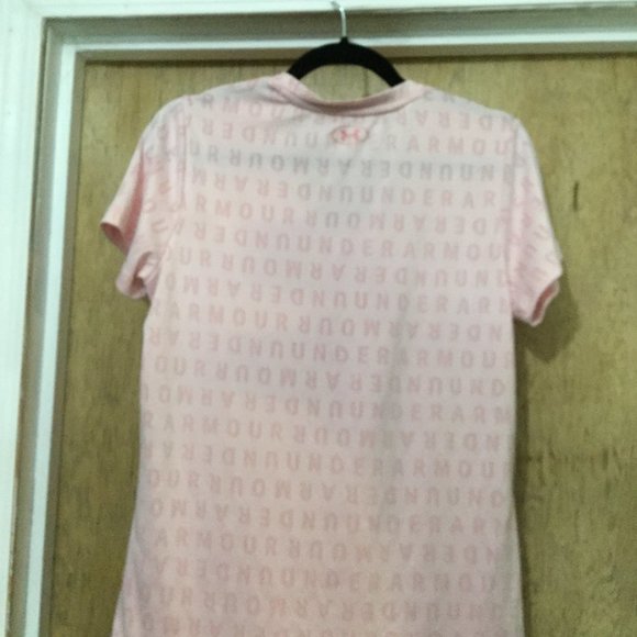 Under Armour short sleeve pink all over print t-shirt size medium - Picture 4 of 6